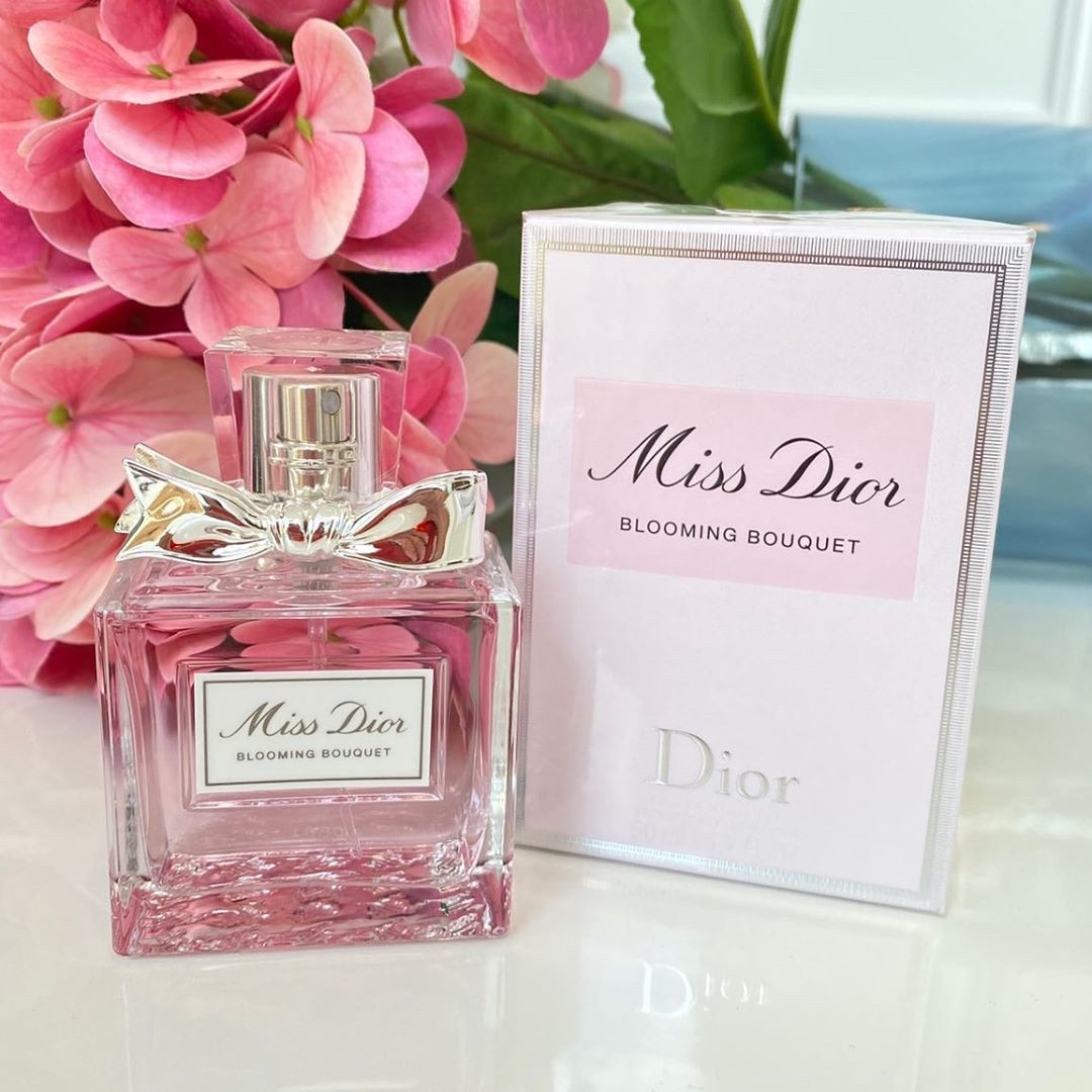 Christian Dior Miss Dior Cherie Blooming Bouquet Туалетная вода 100 ml (Диор Шери Чери Блуминг Букет) Розовые
Christian Dior Miss Dior Cherie Blooming Bouquet Туалетная вода 100 ml (Диор Шери Чери Блуминг Букет) Розовые
