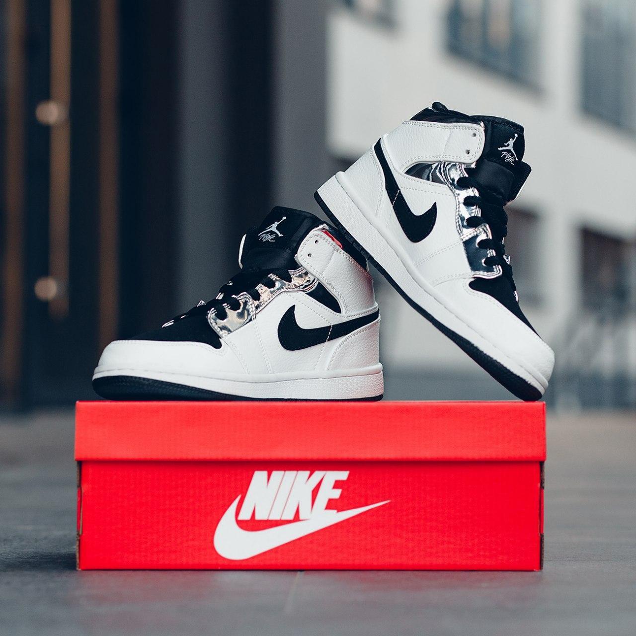 Женские кроссовки Nike Air Jordan 1 Mid Alternate Think 16 / Найк Аир Джордан 1 Белые Черные 40, Белый
Женские кроссовки Nike Air Jordan 1 Mid Alternate Think 16 / Найк Аир Джордан 1 Белые Черные 40, Белый