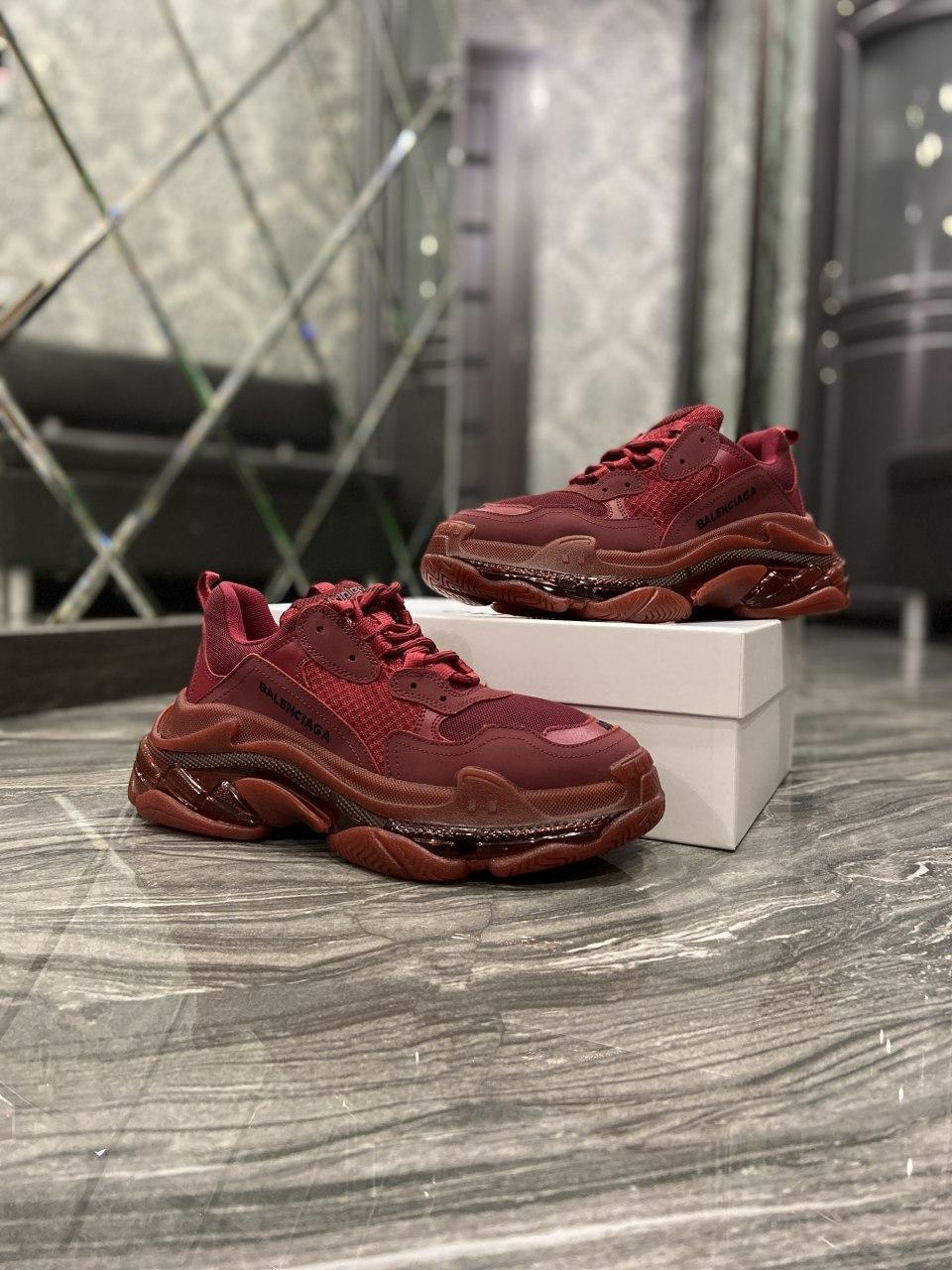 Женские кроссовки Balenciaga Triple S Clear Sole Burgundy / Баленсиага Трипл С Бордовые 38, Бордовый
Женские кроссовки Balenciaga Triple S Clear Sole Burgundy / Баленсиага Трипл С Бордовые 38, Бордовый