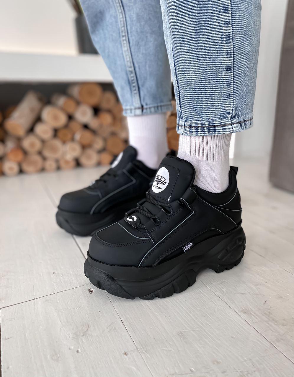 Женские кроссовки Buffalo Black черного цвета. Обувь платформе Буффало Блек для девушек., Черный
Женские кроссовки Buffalo Black черного цвета. Обувь платформе Буффало Блек для девушек., Черный