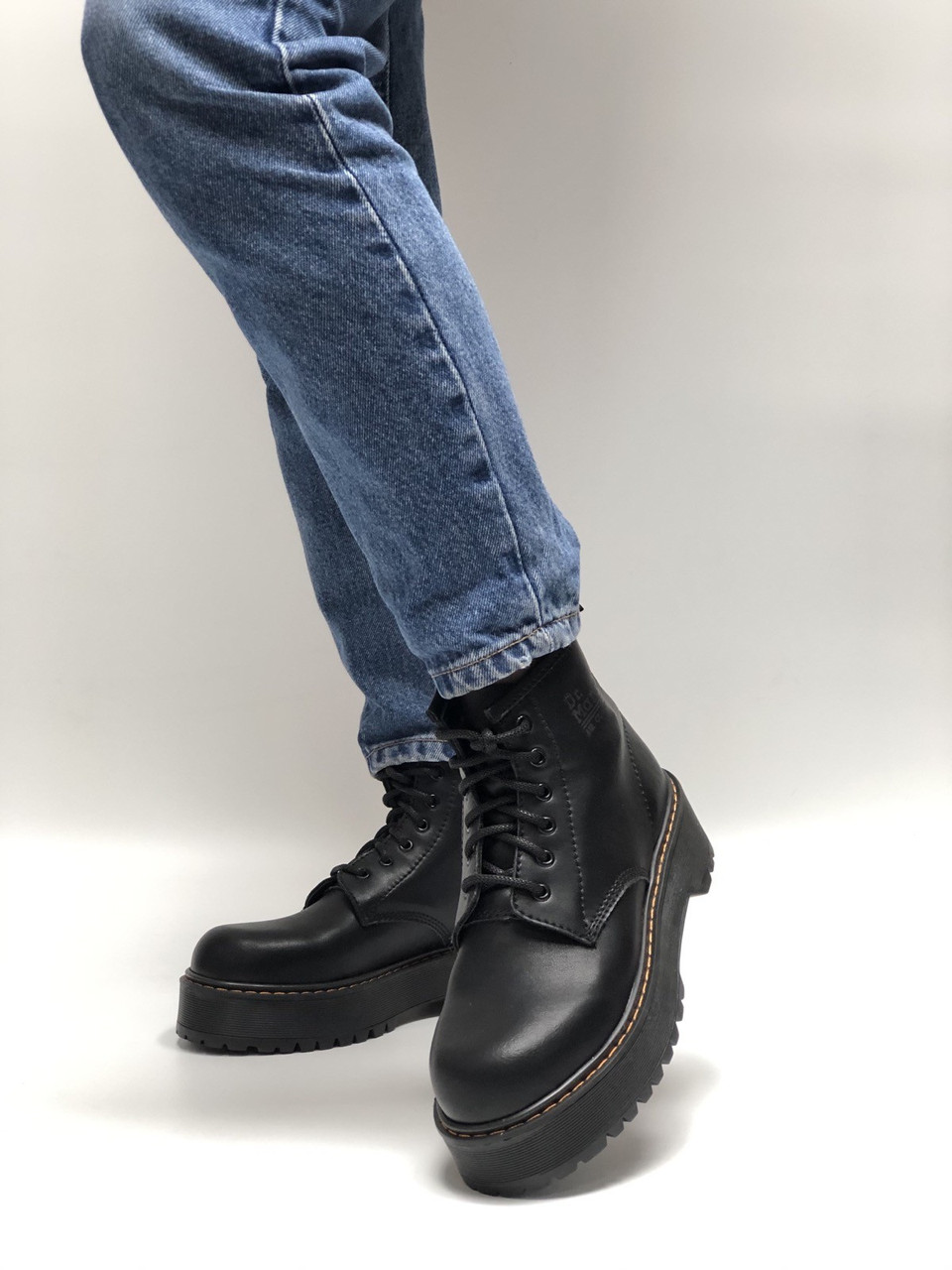 Женские кожаные ботинки Dr. Martens Jadon. Черные Мартинсы для девушек без меха., Черный
Женские кожаные ботинки Dr. Martens Jadon. Черные Мартинсы для девушек без меха., Черный