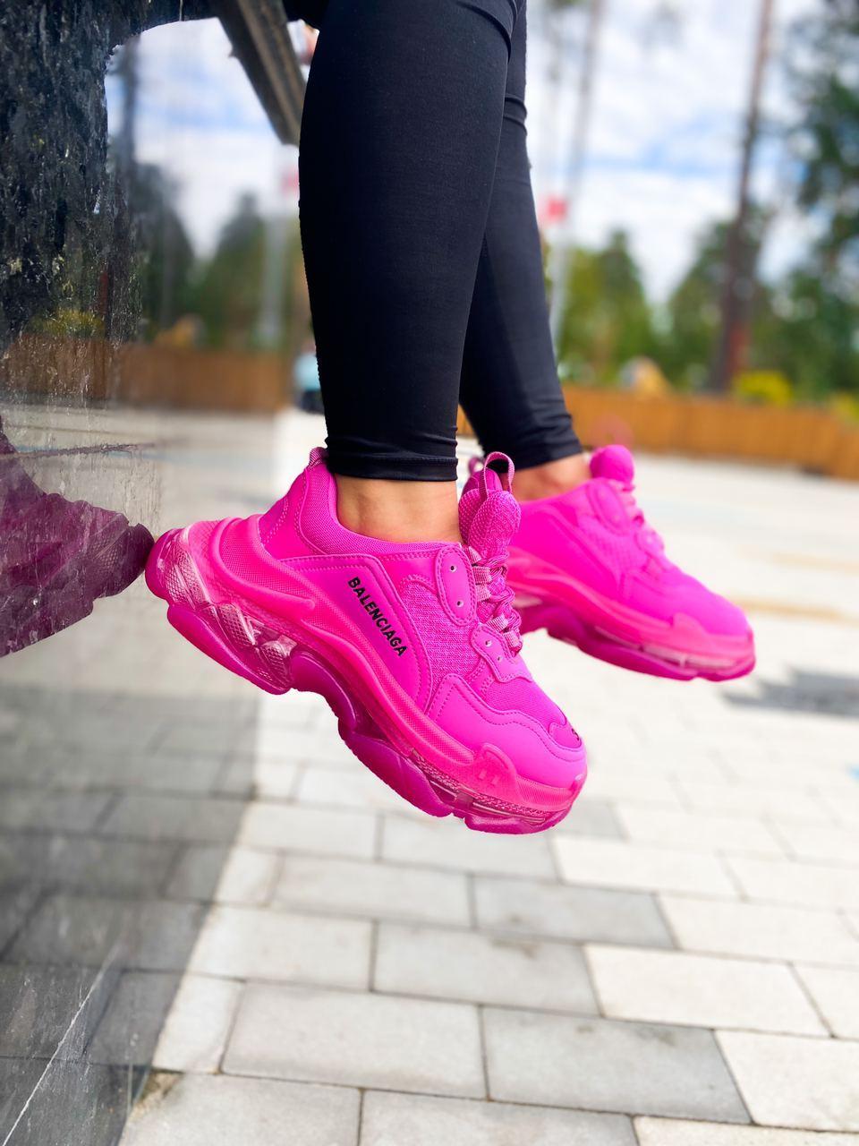 Женские классные кроссы Баленсиага Трипл С. Balenciaga Triple-S Clear Sole Neon Pink женские кроссовки., Розовый
Женские классные кроссы Баленсиага Трипл С. Balenciaga Triple-S Clear Sole Neon Pink женские кроссовки., Розовый