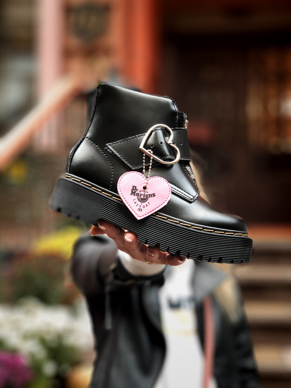 Ботинки женские Dr. Martens x Lazy Oaf черные, Доктор Мартинс, натуральная кожа, прошиты. Код Z-2024, Черный
Ботинки женские Dr. Martens x Lazy Oaf черные, Доктор Мартинс, натуральная кожа, прошиты. Код Z-2024, Черный