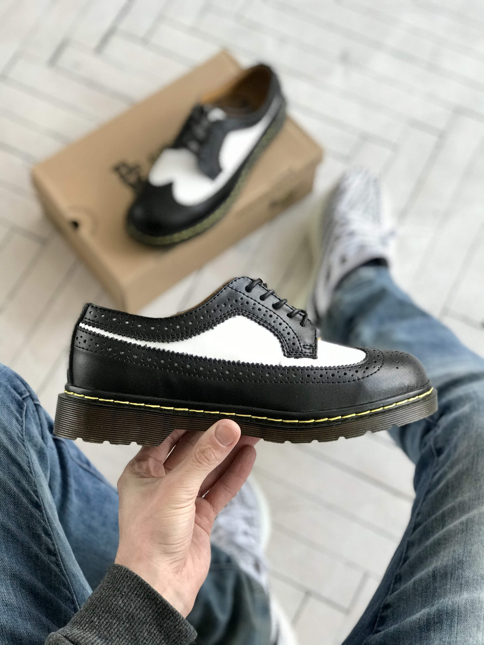 Ботинки мужские Dr. Martens черные, Доктор Мартинс, Натуральная кожа, прошиты, демисезон. Код DC-0356, Черный
Ботинки мужские Dr. Martens черные, Доктор Мартинс, Натуральная кожа, прошиты, демисезон. Код DC-0356, Черный