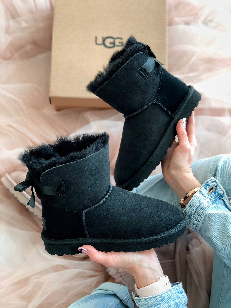 Угги женские Ugg Australia MINI BAILEY BOW II черные, натуральная замша, овчина, код Z-2010 38
Угги женские Ugg Australia MINI BAILEY BOW II черные, натуральная замша, овчина, код Z-2010 38
