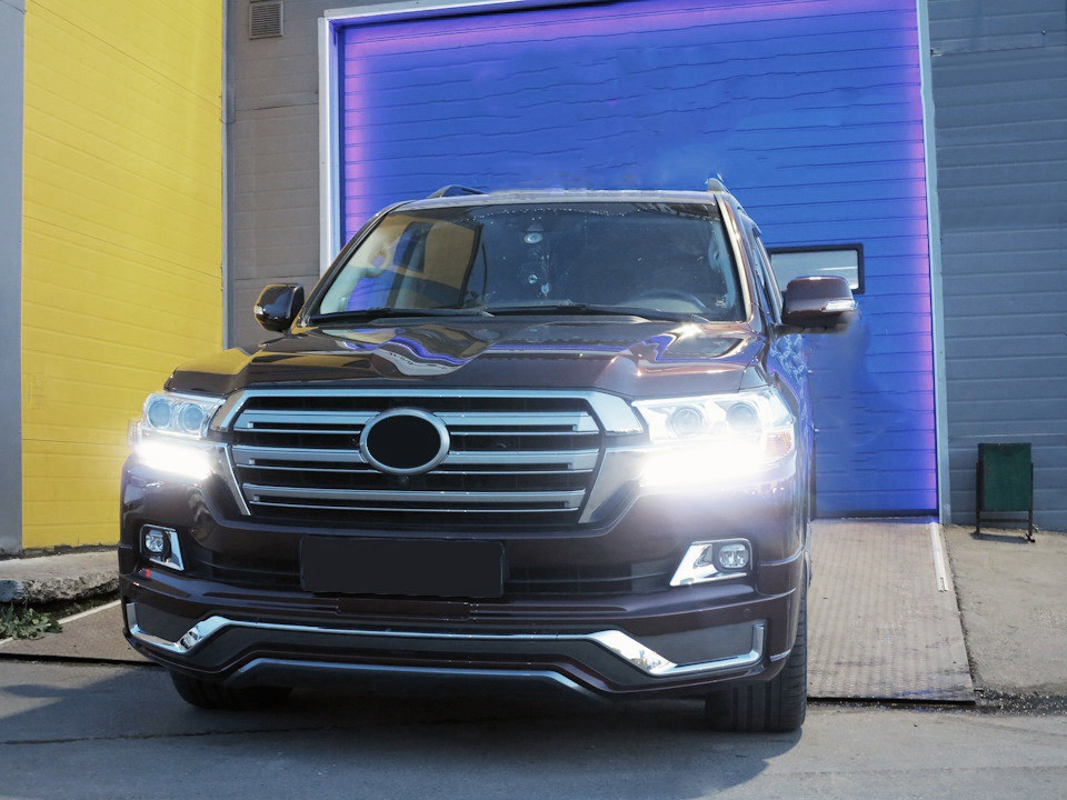 Toyota LandCruiser 200 2016↗ Комплект обвесов Modelista V3 белого цвета / Тюнинг переднего бампера Тойота Ленд
Toyota LandCruiser 200 2016↗ Комплект обвесов Modelista V3 белого цвета / Тюнинг переднего бампера Тойота Ленд
