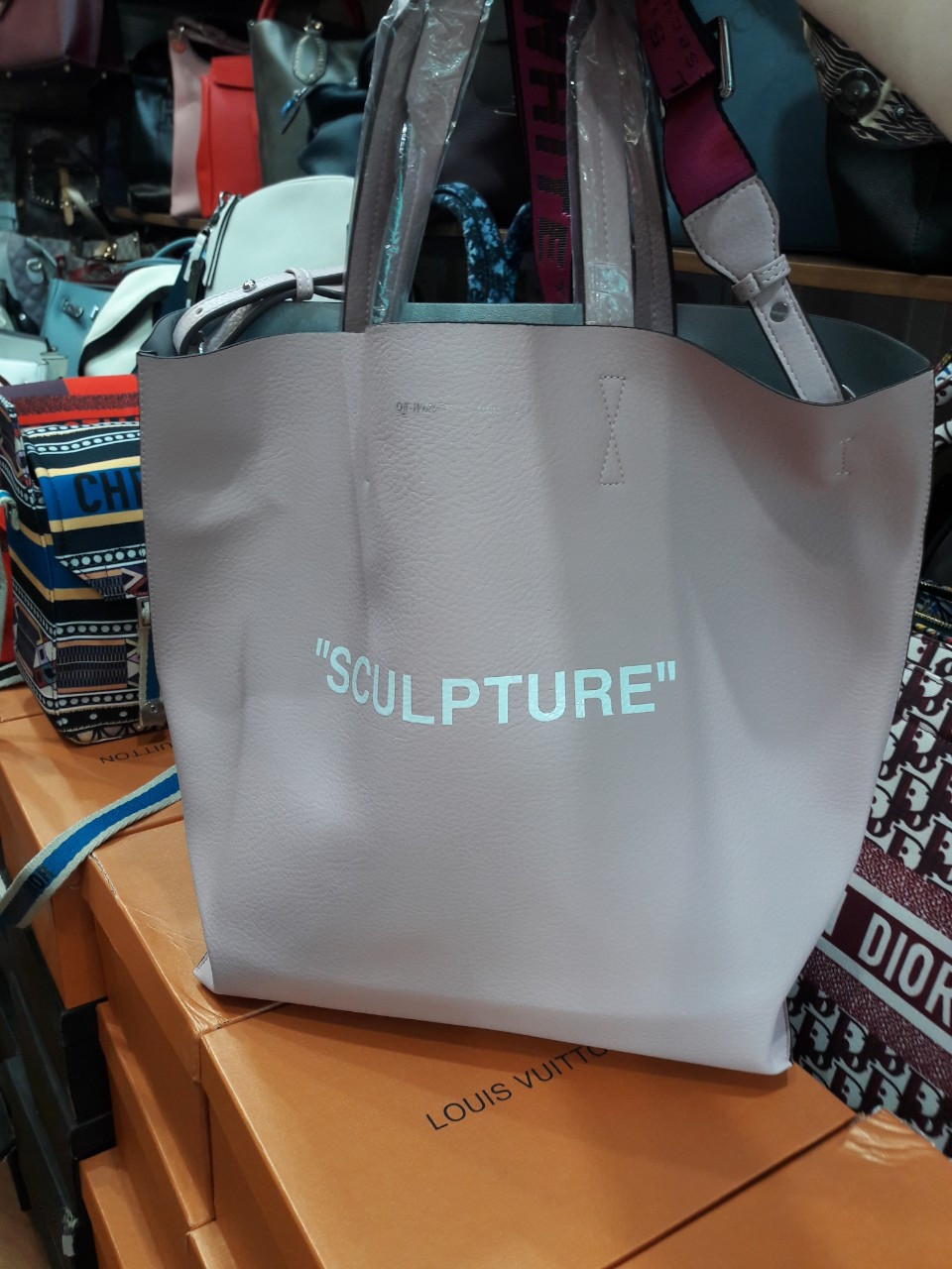 Женская сумка шоппер Off-white в расцветках, шопер, shopper, shoper, объемная сумка, брендовая сумка пудра
Женская сумка шоппер Off-white в расцветках, шопер, shopper, shoper, объемная сумка, брендовая сумка пудра