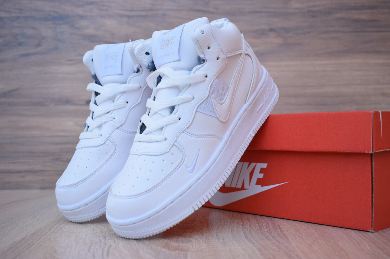Женские кроссовки Nike Air Force 1 Mid LV8 (на меху) зима, белые. Размеры (36,37,39), Белый
Женские кроссовки Nike Air Force 1 Mid LV8 (на меху) зима, белые. Размеры (36,37,39), Белый