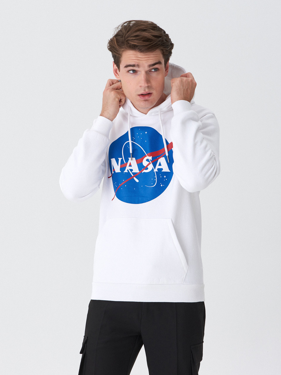 Худи NASA Mister Tee Hood белое с логотипом, унисекс (мужское, женское, детское), Разные цвета
Худи NASA Mister Tee Hood белое с логотипом, унисекс (мужское, женское, детское), Разные цвета