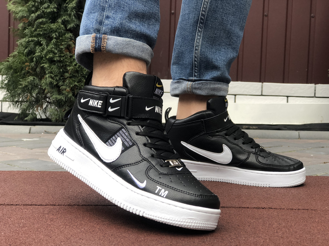 Кроссовки мужские Nike Air Force черно-белые, Найк Аир Форс, натуральная кожа, прошиты. Код SD-10101 44, Черно-белый
Кроссовки мужские Nike Air Force черно-белые, Найк Аир Форс, натуральная кожа, прошиты. Код SD-10101 44, Черно-белый