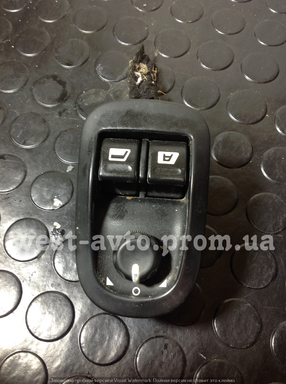 Блок управления стеклоподьёмниками / зеркал 9643065269 Citroen / СИТРОЭН JUMPY 1995-2004
Блок управления стеклоподьёмниками / зеркал 9643065269 Citroen / СИТРОЭН JUMPY 1995-2004