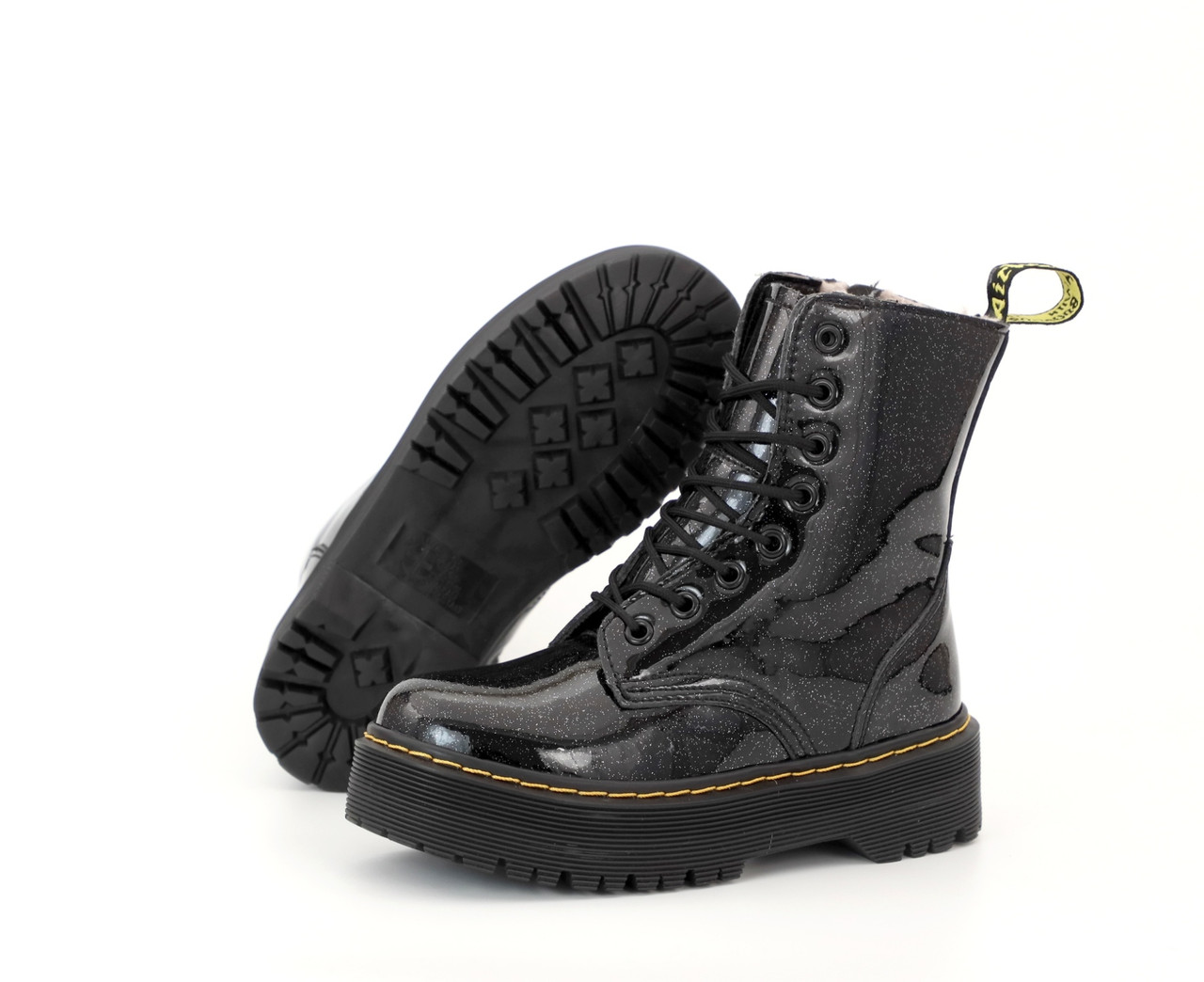 Ботинки женские зимние Dr.Martens JADON Galaxy черные, натуральная кожа, мех 100%, прошиты. Код KD-12428 38, Черный
Ботинки женские зимние Dr.Martens JADON Galaxy черные, натуральная кожа, мех 100%, прошиты. Код KD-12428 38, Черный