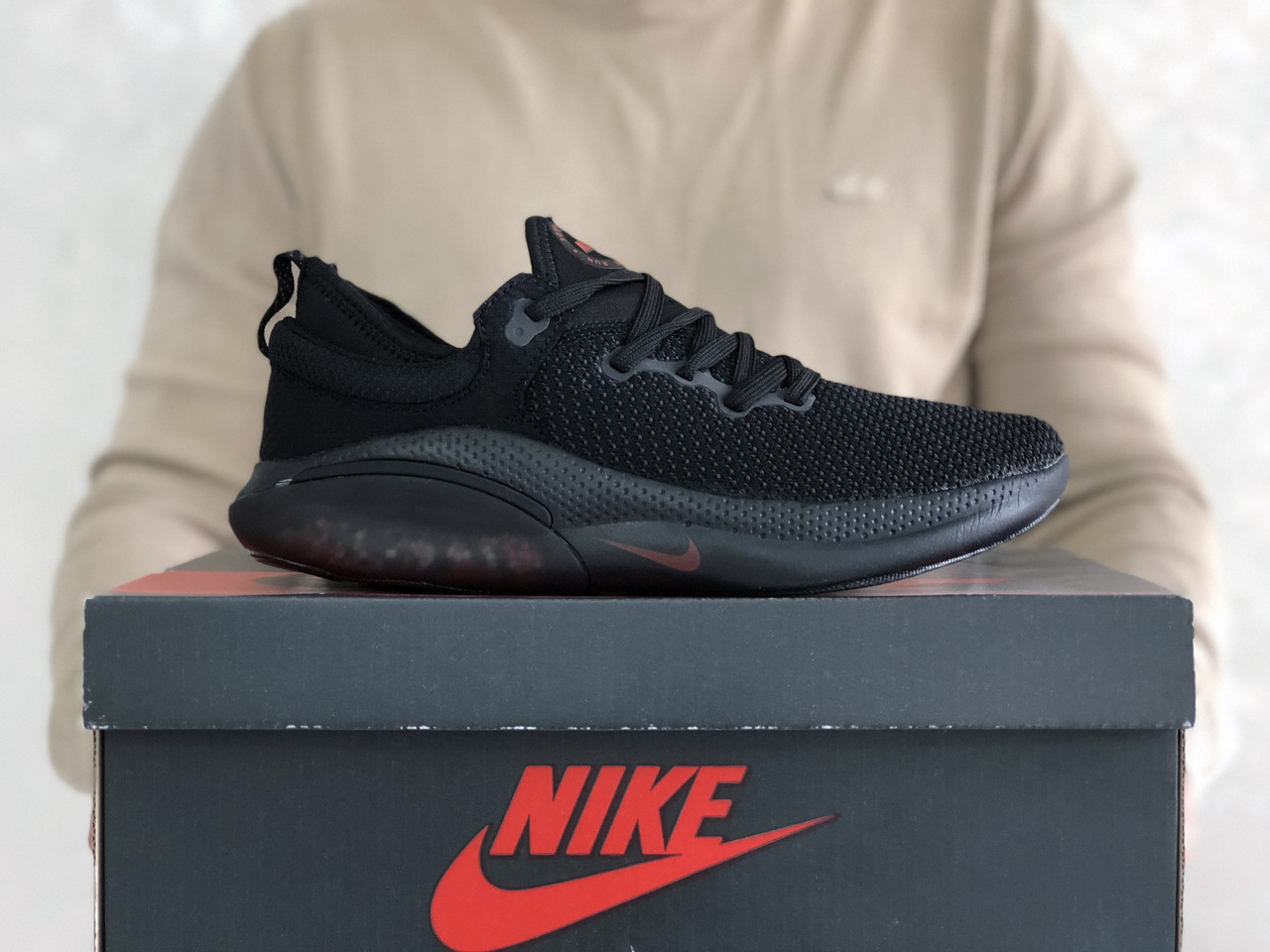 Мужские кроссовки в стиле Nike Найк Joyride Run Flyknit, черные, 44 (28,2 см), Черный
Мужские кроссовки в стиле Nike Найк Joyride Run Flyknit, черные, 44 (28,2 см), Черный