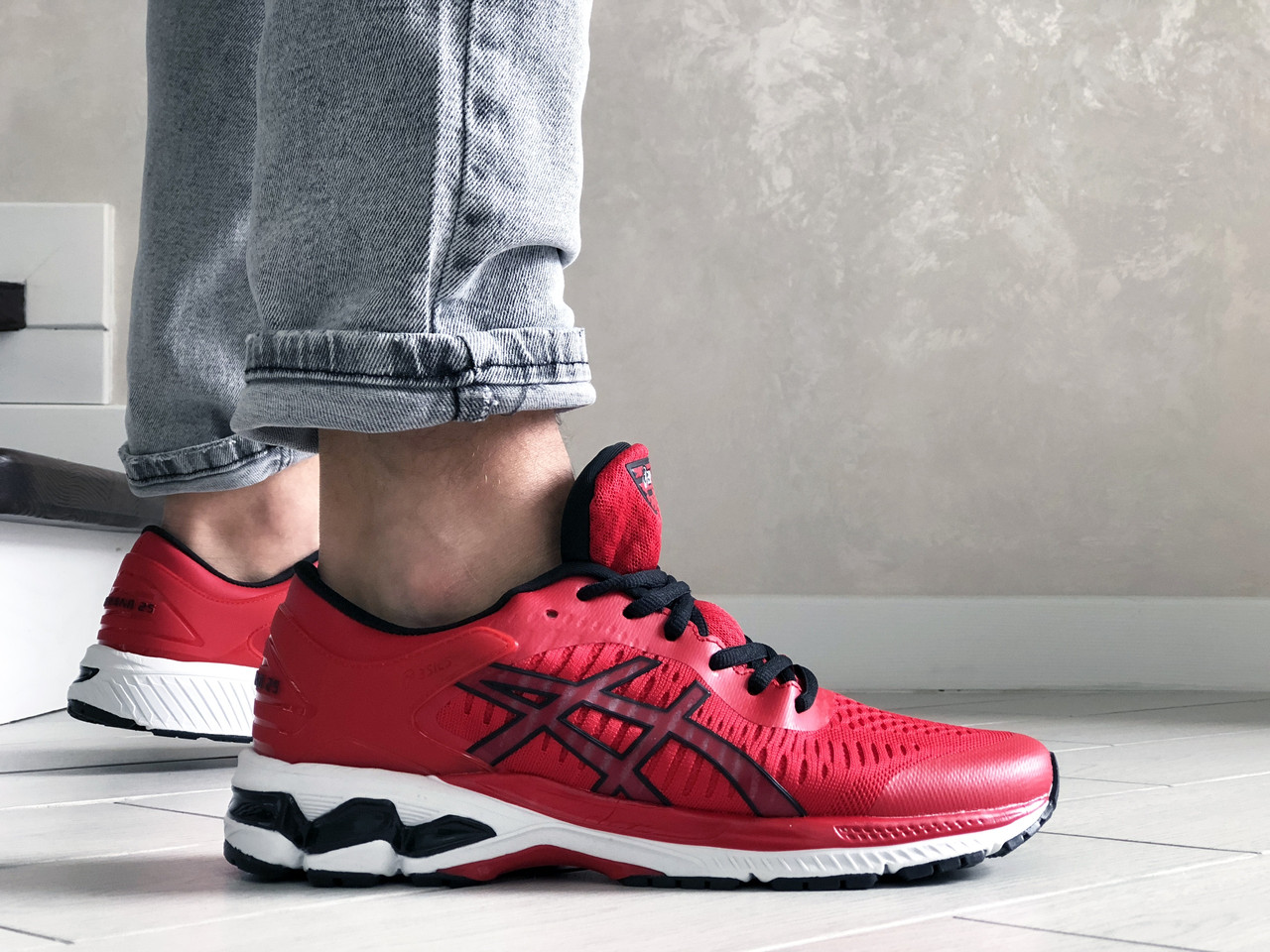 Мужские кроссовки в стиле Asics Gel-Kayano 25, красные с черным 45 (28,5 см), Красный
Мужские кроссовки в стиле Asics Gel-Kayano 25, красные с черным 45 (28,5 см), Красный
