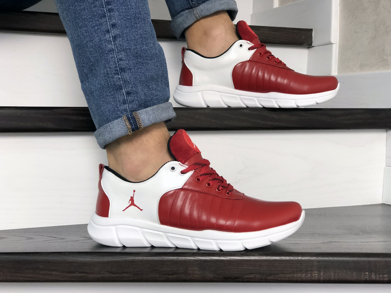 Мужские кроссовки в стиле Nike Найк Air Jordan, натуральная кожа, красные с белым 41 (26,2 см), Красный
Мужские кроссовки в стиле Nike Найк Air Jordan, натуральная кожа, красные с белым 41 (26,2 см), Красный