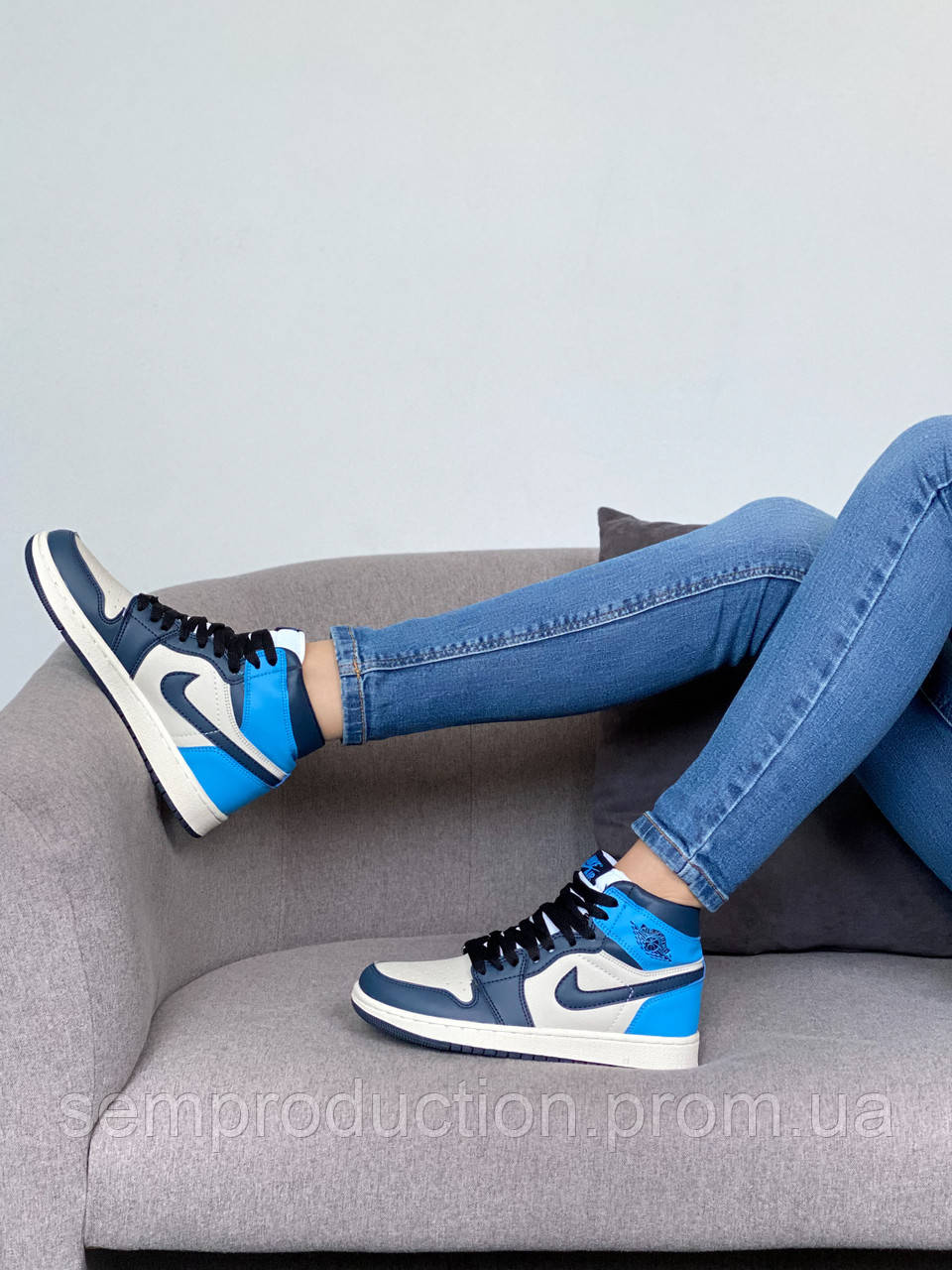 Кроссовки мужские женские подростковые Nike Air Jordan Retro High Blue Найк Аир Джордан голубые, Голубой
Кроссовки мужские женские подростковые Nike Air Jordan Retro High Blue Найк Аир Джордан голубые, Голубой
