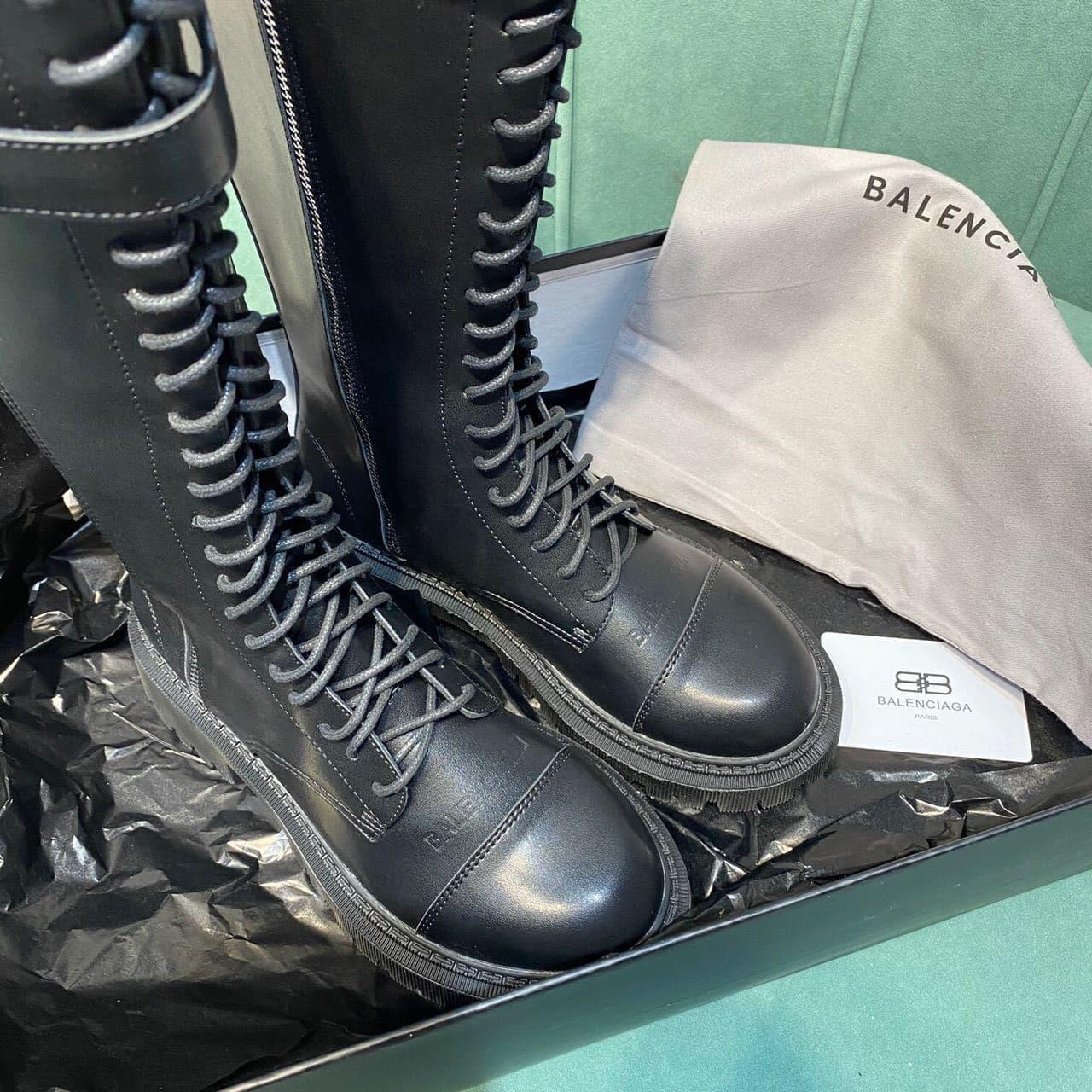 Женские Ботинки Balenciaga Tractor High Black / Баленсиага Трактор Высокие Демисезонные Черные 40, Черный
Женские Ботинки Balenciaga Tractor High Black / Баленсиага Трактор Высокие Демисезонные Черные 40, Черный