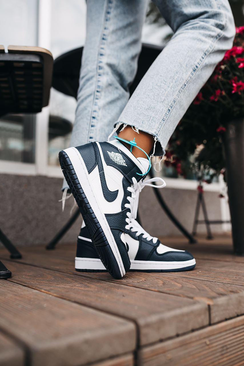 Женские кроссовки Nike Air Jordan 1 Retro High White Blue / Найк Аир Джордан 1 Ретро Белые Синие 37, Синий
Женские кроссовки Nike Air Jordan 1 Retro High White Blue / Найк Аир Джордан 1 Ретро Белые Синие 37, Синий
