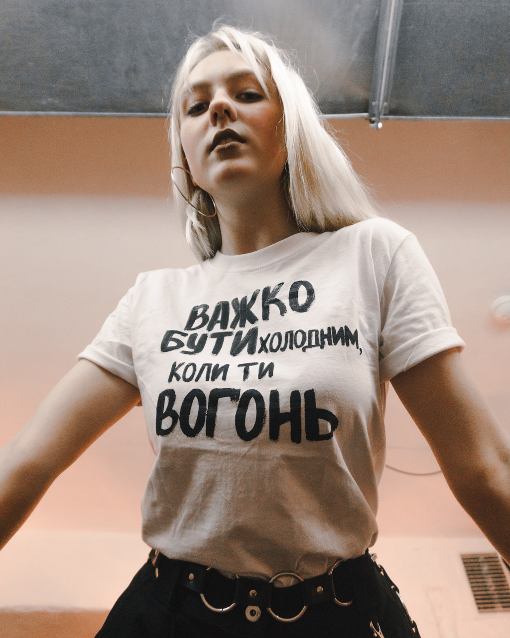 Женская брендовая оригинальная хлопковая футболка с уникальным принтом надписью в Украине (Унисекс) White, Бежевый
Женская брендовая оригинальная хлопковая футболка с уникальным принтом надписью в Украине (Унисекс) White, Бежевый