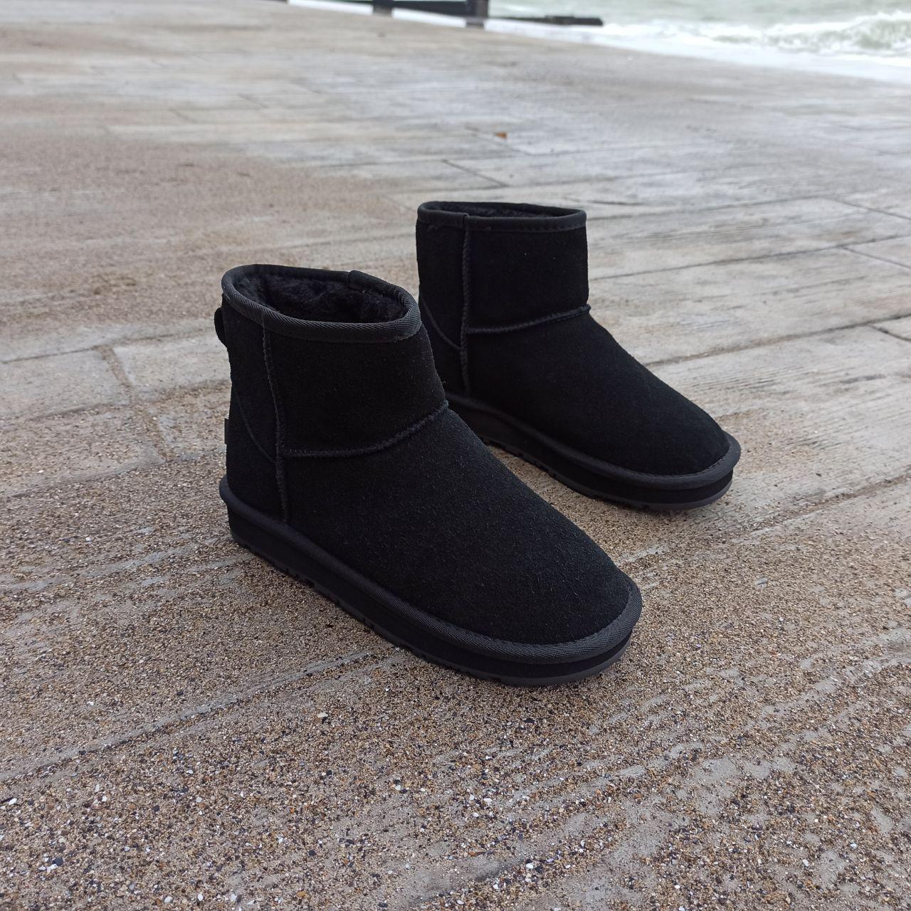 UGG Угги женские укороченные низкие натуралки натуральные черные замша замшевые, Черный
UGG Угги женские укороченные низкие натуралки натуральные черные замша замшевые, Черный