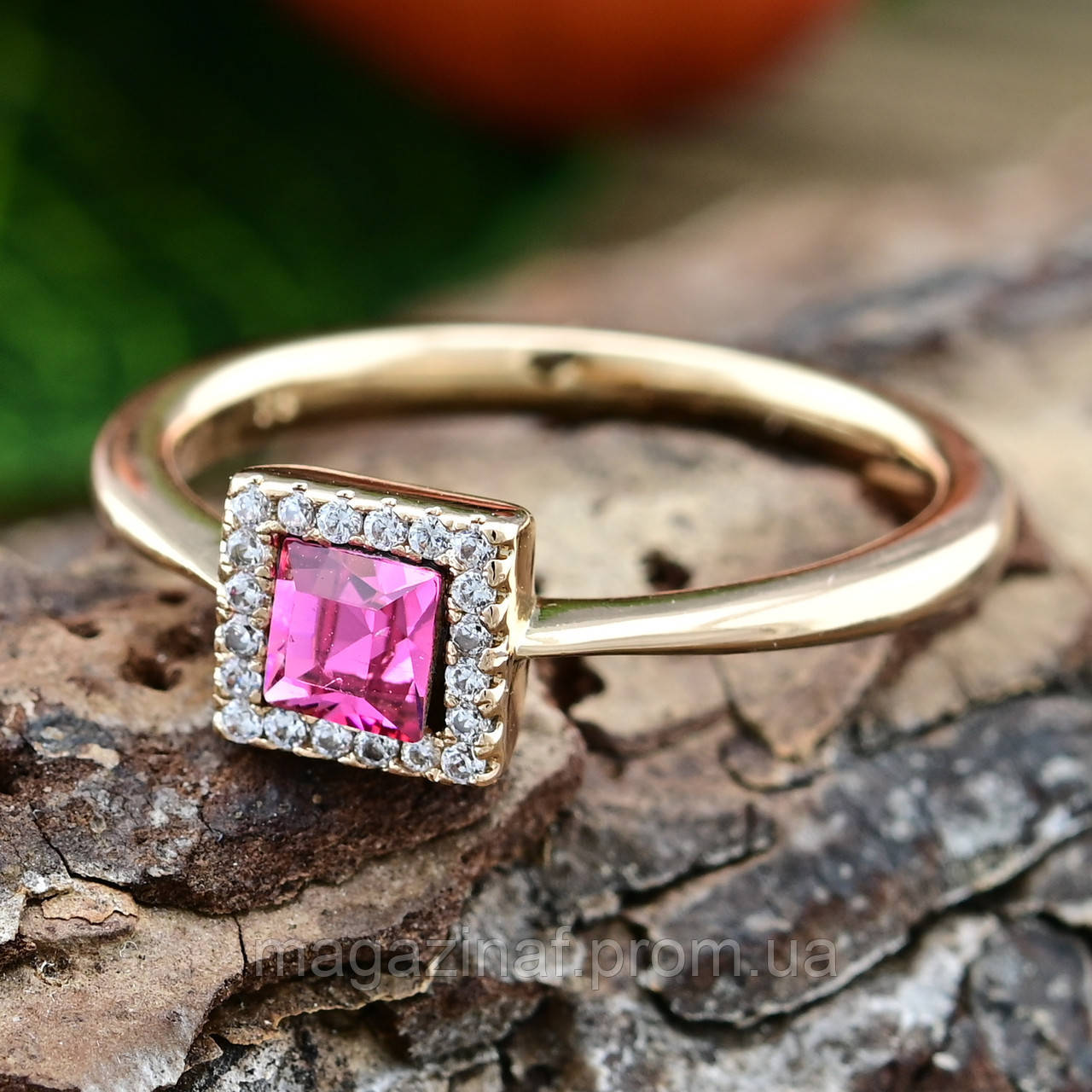 Кольцо Xuping с кристаллами Swarovski 83188, размер 17, ширина 6 мм., цвет фиолетовый, позолота 18К Розовый
Кольцо Xuping с кристаллами Swarovski 83188, размер 17, ширина 6 мм., цвет фиолетовый, позолота 18К Розовый
