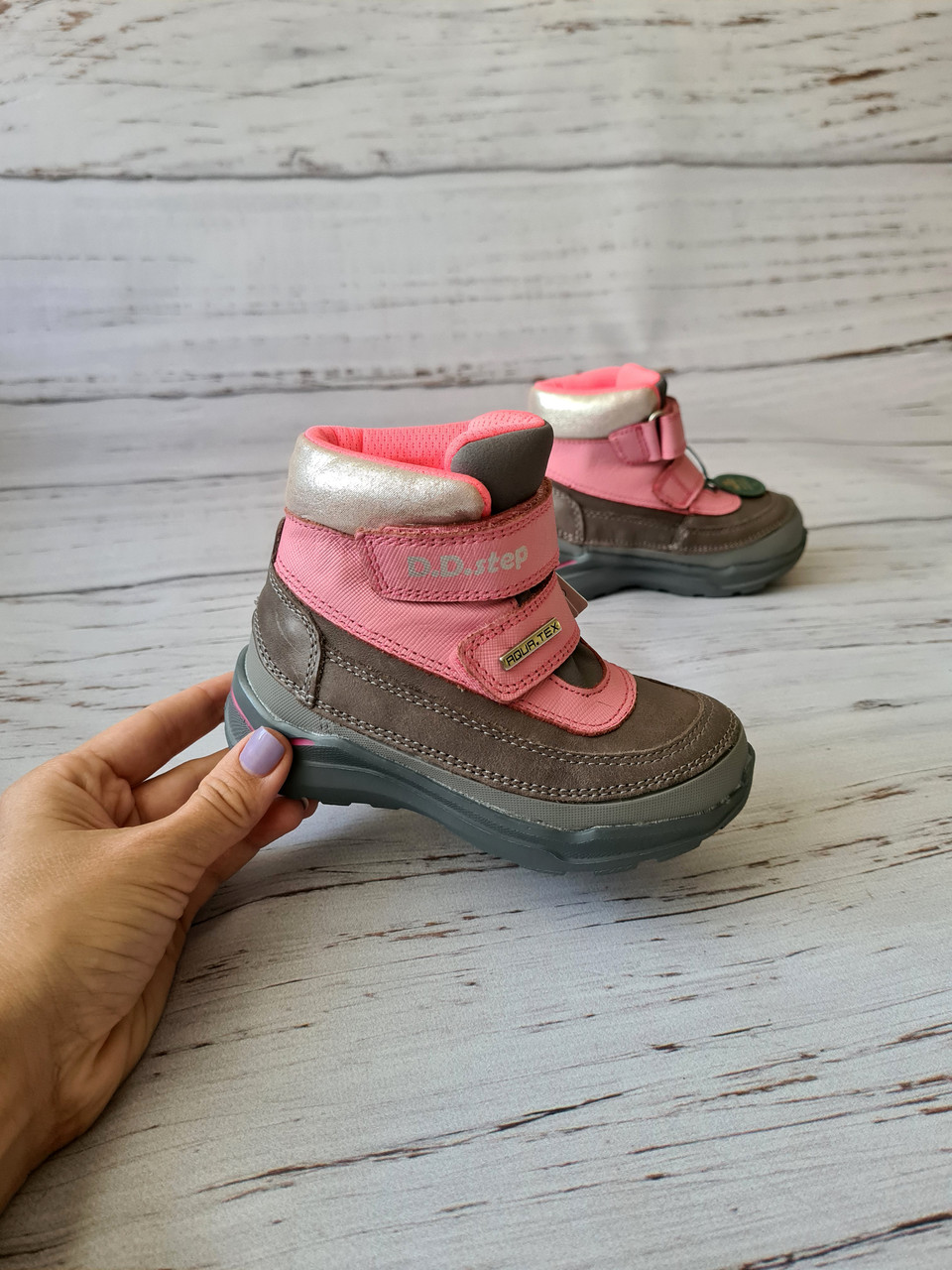 Кожаные ортопедические ботинки для девочек DD Step AQUA-TEX (Венгрия) 28р, 17см, Розовый
Кожаные ортопедические ботинки для девочек DD Step AQUA-TEX (Венгрия) 28р, 17см, Розовый
