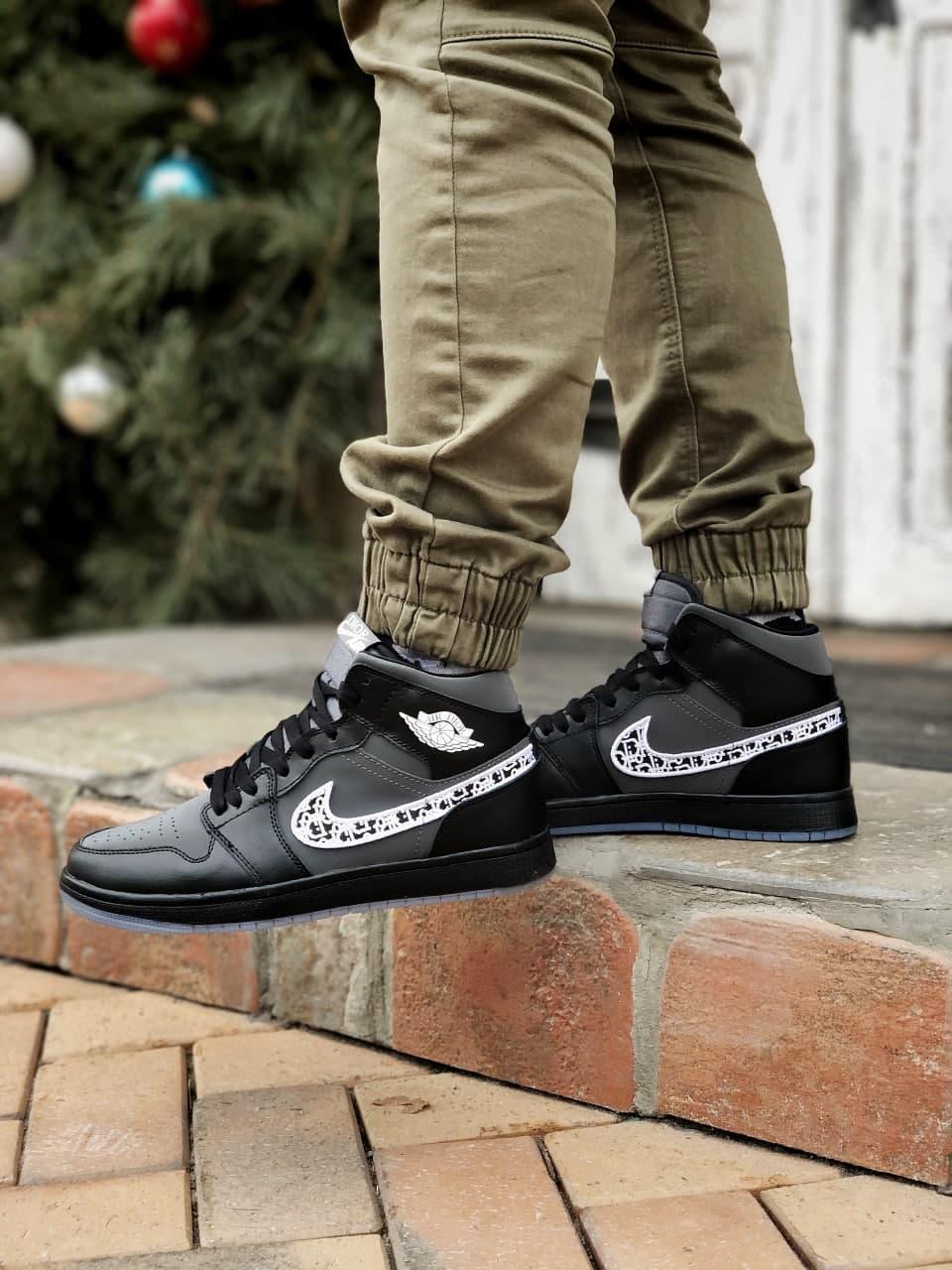 Мужские кроссовки Nike Air Jordan Retro 1 x Dior Reflective / Найк Аир Джордан Ретро 1 Диор Рефлектив, Черный
Мужские кроссовки Nike Air Jordan Retro 1 x Dior Reflective / Найк Аир Джордан Ретро 1 Диор Рефлектив, Черный