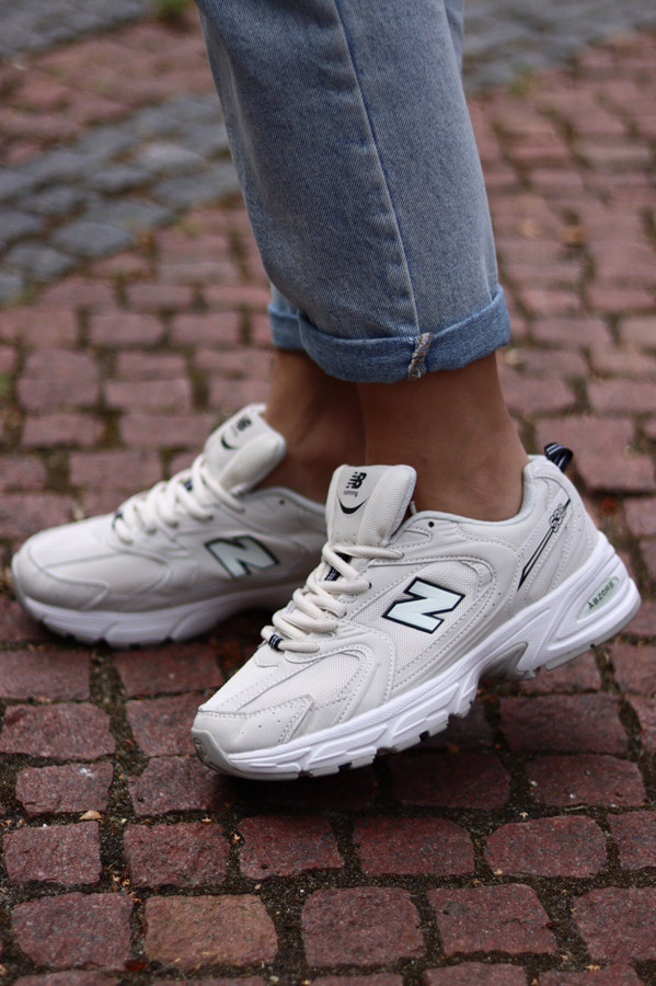 Женские кроссовки New Balance 530 White Cream / весенние/летние/осенние / кожаные белые кремовые 39
Женские кроссовки New Balance 530 White Cream / весенние/летние/осенние / кожаные белые кремовые 39