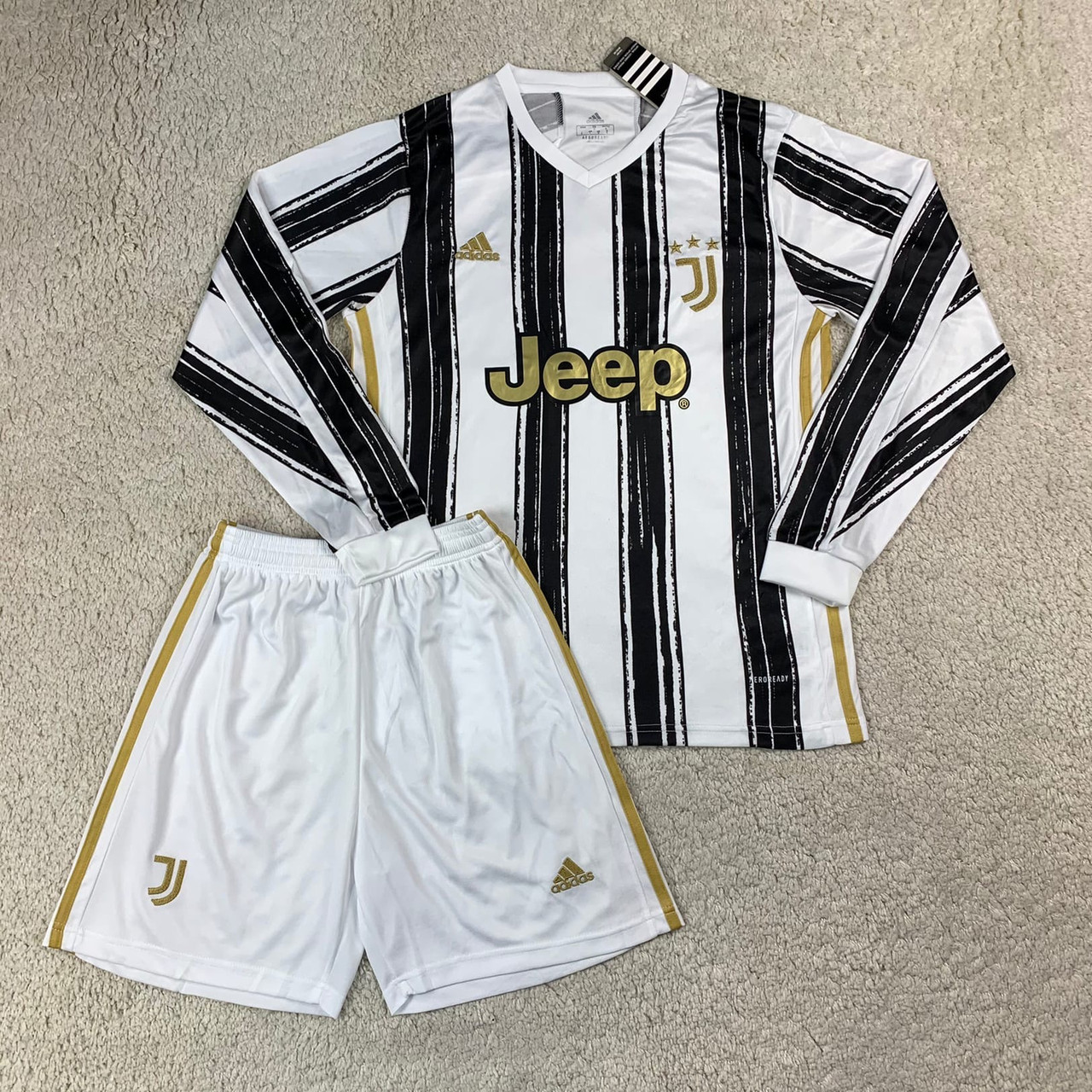 Детская футбольная форма с длинным рукавом Ювентус/Juventus ( Италия, Серия А ), домашняя, сезон 2020-2021
Детская футбольная форма с длинным рукавом Ювентус/Juventus ( Италия, Серия А ), домашняя, сезон 2020-2021