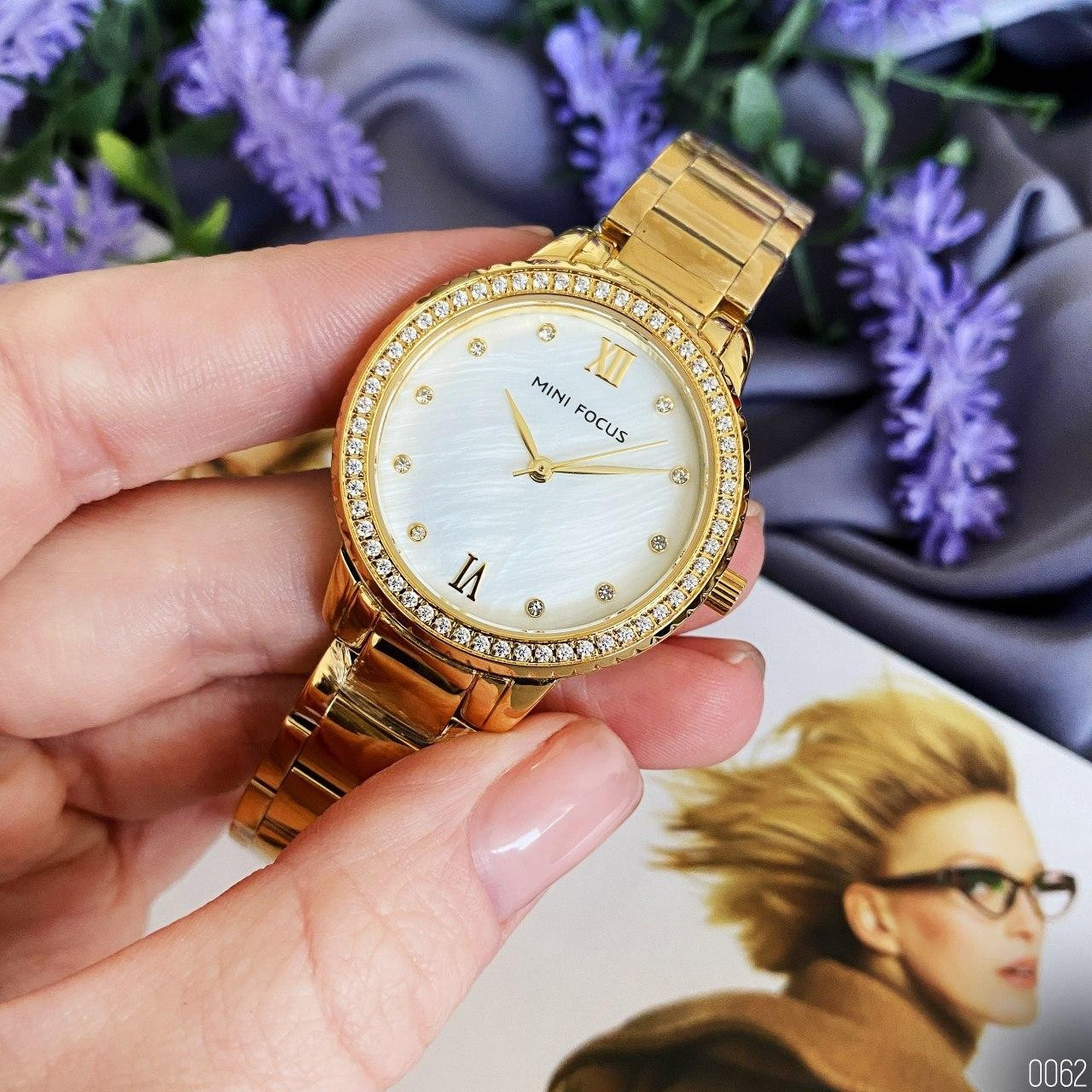 Наручные часы Mini Focus MF0226L.03 Gold-White Diamonds женские кварцевые + подарочная коробка
Наручные часы Mini Focus MF0226L.03 Gold-White Diamonds женские кварцевые + подарочная коробка