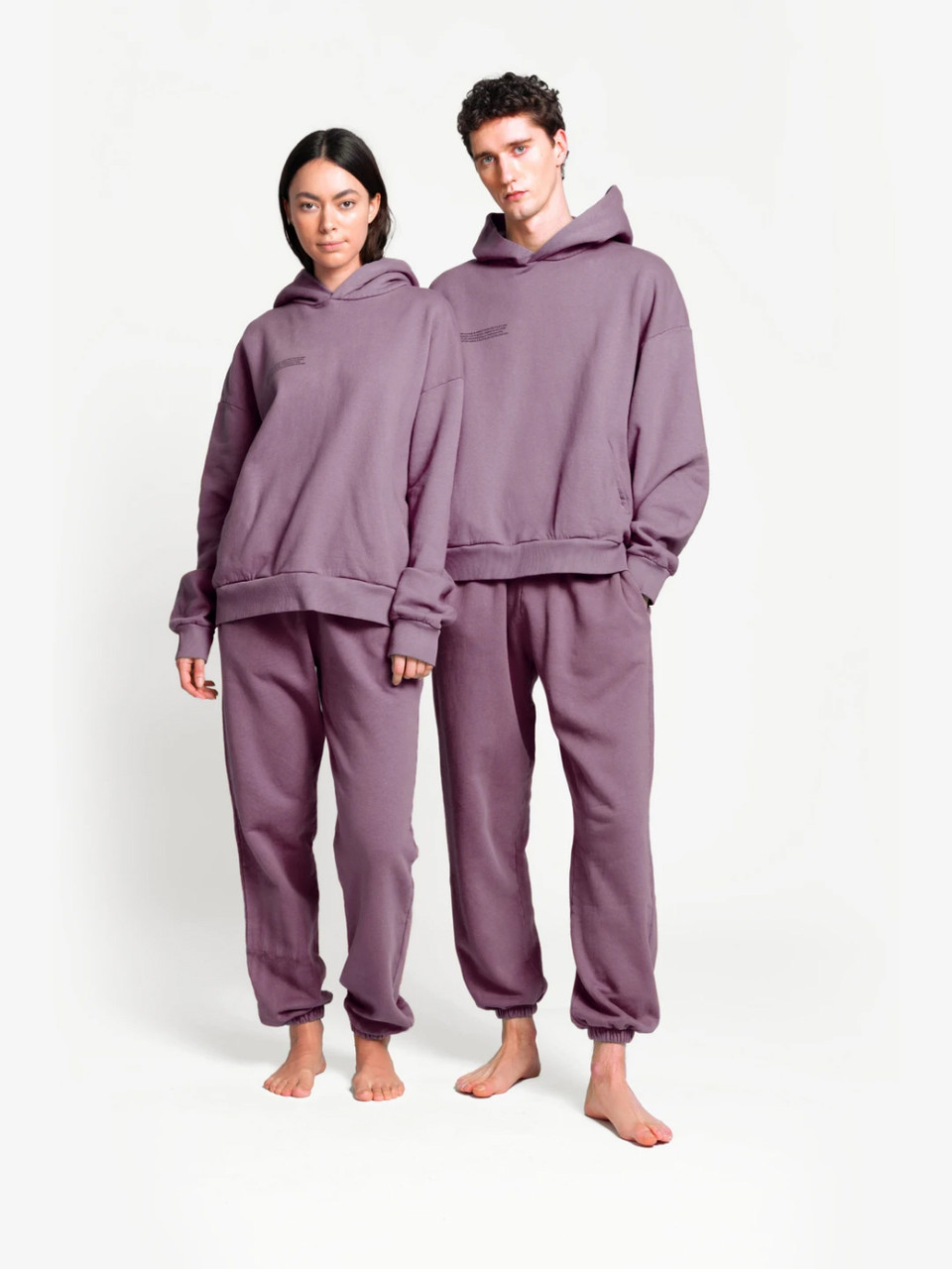 Облегченный мужской oversized костюм из хлопка The Pangaia Organic Cotton Suit Plum Purple светло-сиреневый
Облегченный мужской oversized костюм из хлопка The Pangaia Organic Cotton Suit Plum Purple светло-сиреневый