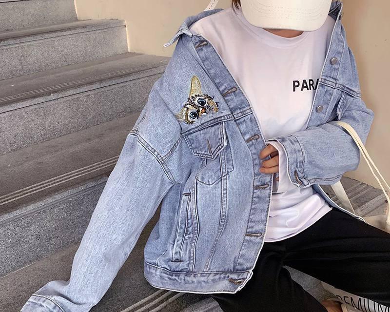 Куртка джисовая “Oversize” с вышивкой. Фабричный Китай. Размер: M (42-44), L (44-46). Ткань: джинс.
Куртка джисовая “Oversize” с вышивкой. Фабричный Китай. Размер: M (42-44), L (44-46). Ткань: джинс.