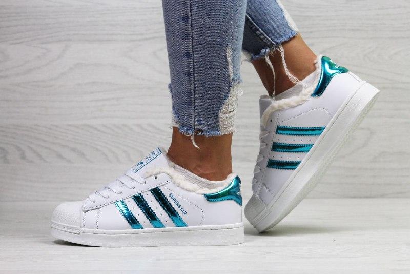 Кроссовки Adidas Superstar белые с бирюзовым на меху кожанные на зиму адидас трендовые повседневные, Белый
Кроссовки Adidas Superstar белые с бирюзовым на меху кожанные на зиму адидас трендовые повседневные, Белый