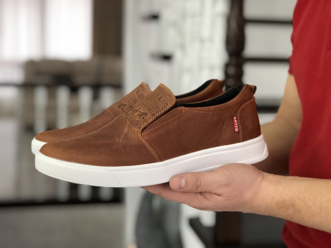 Мужские кроссовки в стиле Levis, натуральная кожа, кирпичные 41 (27 см), Кирпичный
Мужские кроссовки в стиле Levis, натуральная кожа, кирпичные 41 (27 см), Кирпичный