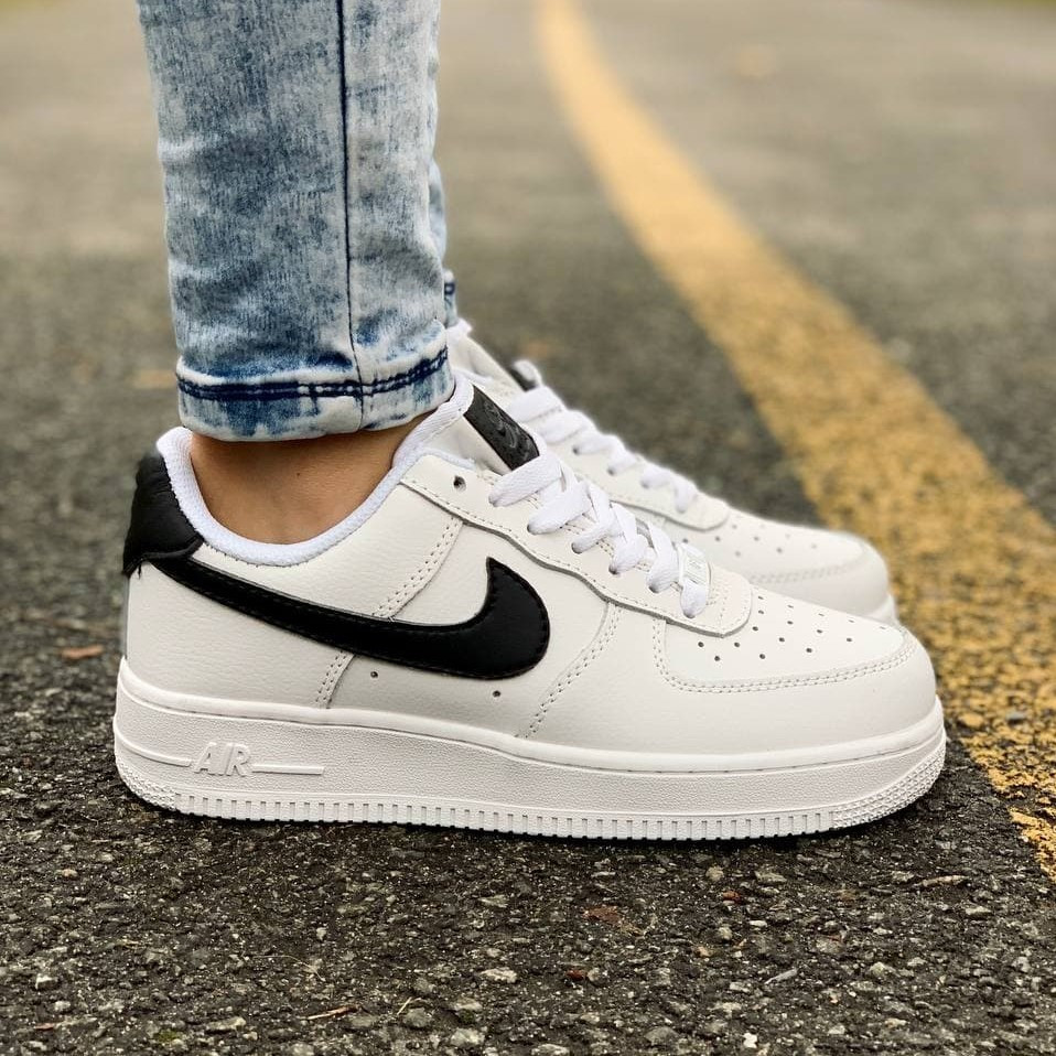 Nike Air Force 1 Low White Black Logo | кроссовки женские; кожаные; белые/черные; осенние/весенние 38, Черно-белый
Nike Air Force 1 Low White Black Logo | кроссовки женские; кожаные; белые/черные; осенние/весенние 38, Черно-белый