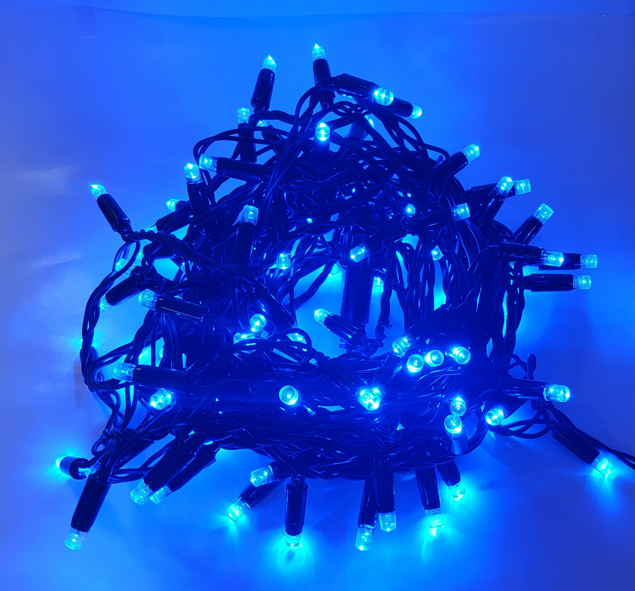 Уличная новогодняя светодиодная гирлянда 2.5Line 100B-U синяя 100Led 10 м прозрачный провод
Уличная новогодняя светодиодная гирлянда 2.5Line 100B-U синяя 100Led 10 м прозрачный провод