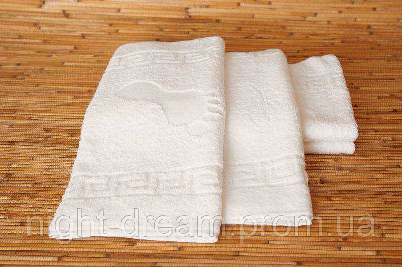 Белое махровое полотенце под ноги 50х70 LOTUS  отель VAROL ножки 600