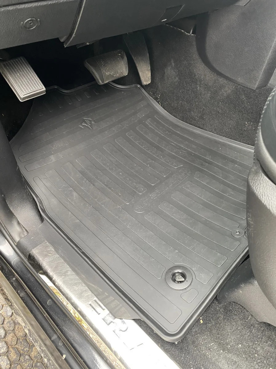 Передние коврики в салон Dodge Ram 1500 (Crew Cab) 2009-2018 Stingray (2шт.), Черный
Передние коврики в салон Dodge Ram 1500 (Crew Cab) 2009-2018 Stingray (2шт.), Черный