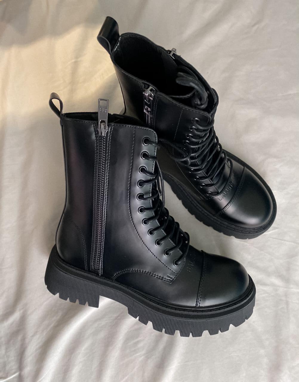 Женские ботинки Balenciaga Tracktor Black Matte Plush / баленсиага кожа / зимние / черные / матовые / мех 40, Черный
Женские ботинки Balenciaga Tracktor Black Matte Plush / баленсиага кожа / зимние / черные / матовые / мех 40, Черный