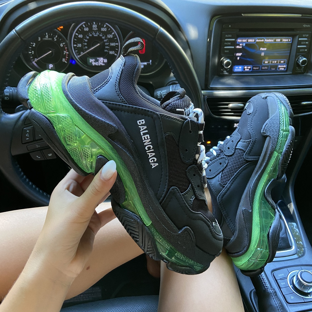 Женские кроссовки Balenciaga Triple S Clear Sole Black/Green (Черный) / женские кеды на лето / 39
Женские кроссовки Balenciaga Triple S Clear Sole Black/Green (Черный) / женские кеды на лето / 39