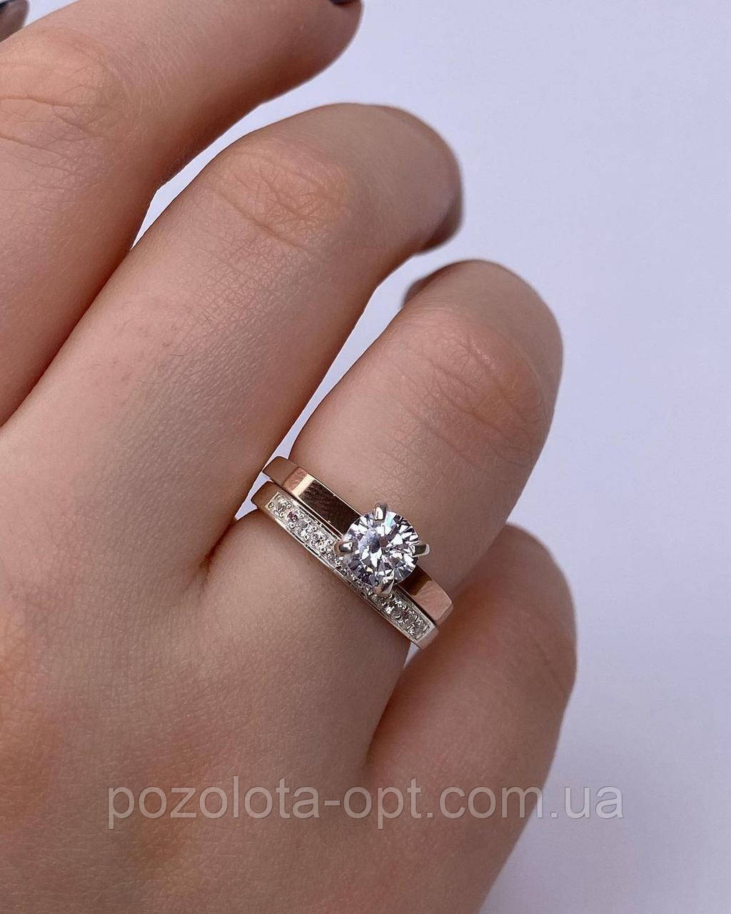 Кольцо серебряное с золотыми пластинами 375 пробы. Вставка - фианиты; по центру фианит размером 4 мм*4 мм. 20
Кольцо серебряное с золотыми пластинами 375 пробы. Вставка - фианиты; по центру фианит размером 4 мм*4 мм. 20