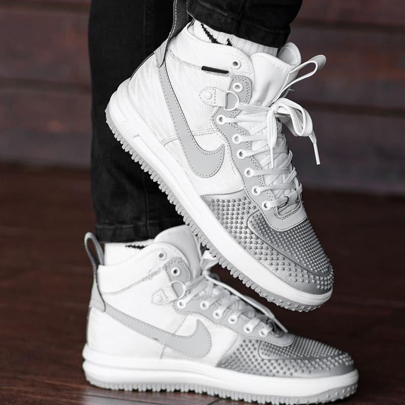 Мужские кроссовки Nike Lunar Force 1 Duckboot Silver / Найк Лунар Форс 1 Светло-Серые 41, Светло-серый
Мужские кроссовки Nike Lunar Force 1 Duckboot Silver / Найк Лунар Форс 1 Светло-Серые 41, Светло-серый