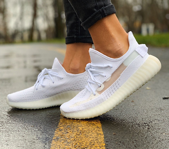 Кроссовки женские Adidas Yeezy Boost 350 V2 белые, Адидас Изи Буст. Дышащая ткань, прошиты. Код DR-00186, Белый
Кроссовки женские Adidas Yeezy Boost 350 V2 белые, Адидас Изи Буст. Дышащая ткань, прошиты. Код DR-00186, Белый