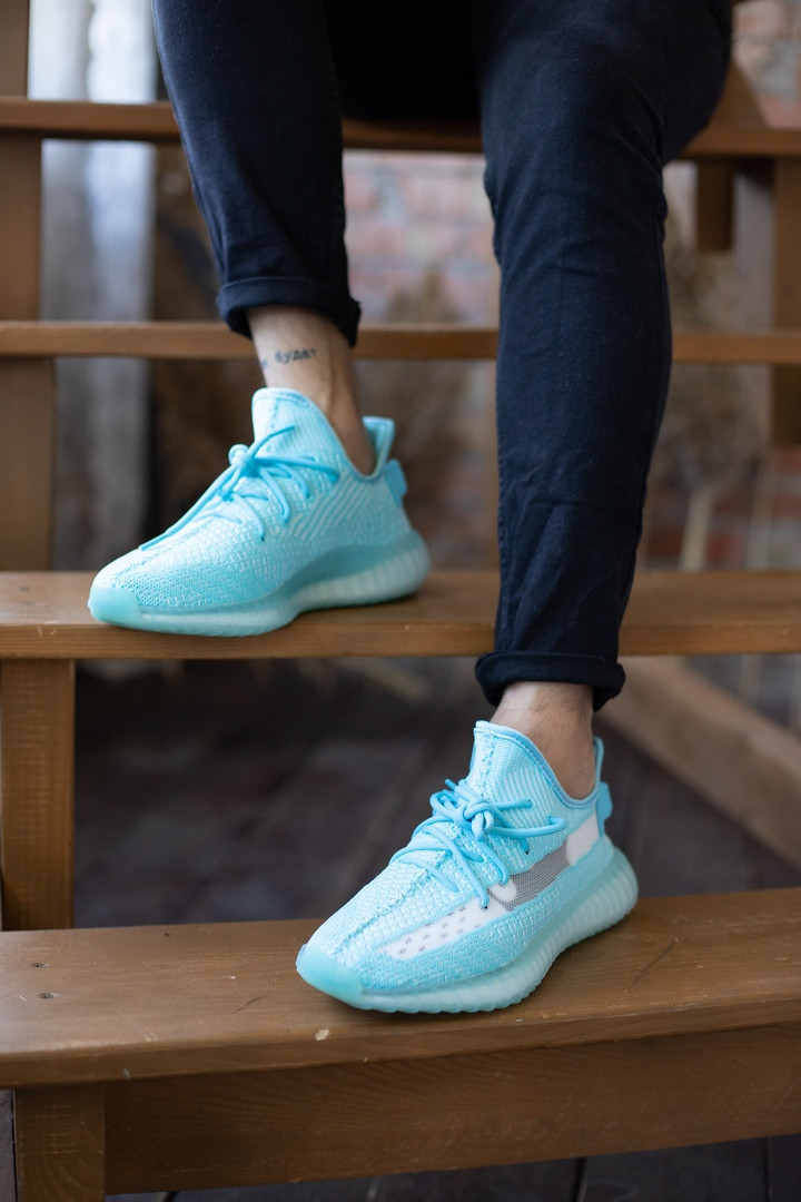Кроссовки женские Adidas Yeezy Boost 350, голубые, АдиДас Изи Буст 350, код FL-2091, Голубой
Кроссовки женские Adidas Yeezy Boost 350, голубые, АдиДас Изи Буст 350, код FL-2091, Голубой