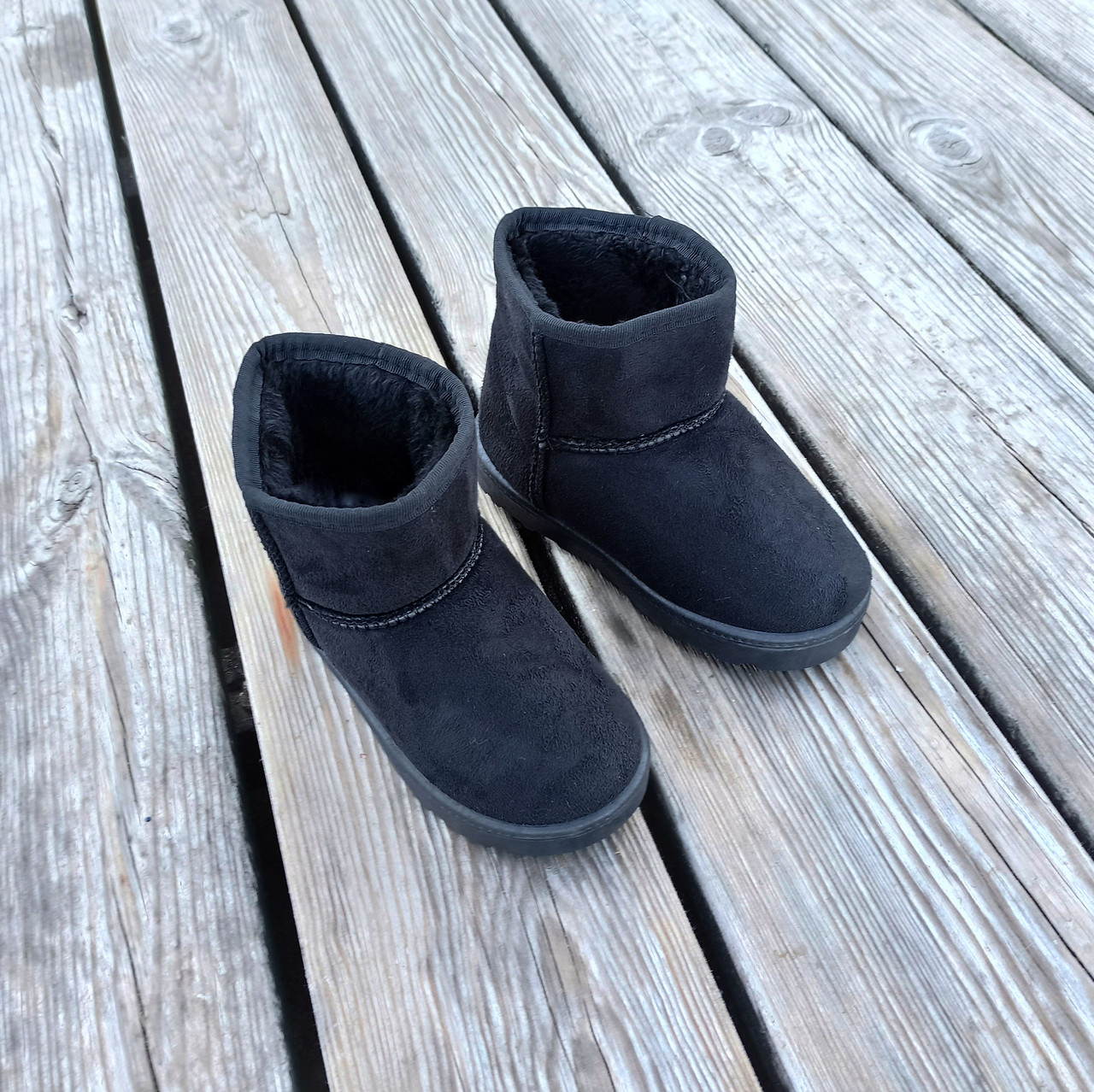 Угги UGG детские теплые ботиночки уггі дитячі сапожки черные эко замшевые Искусственная замша, 30 - 18 см
Угги UGG детские теплые ботиночки уггі дитячі сапожки черные эко замшевые Искусственная замша, 30 - 18 см