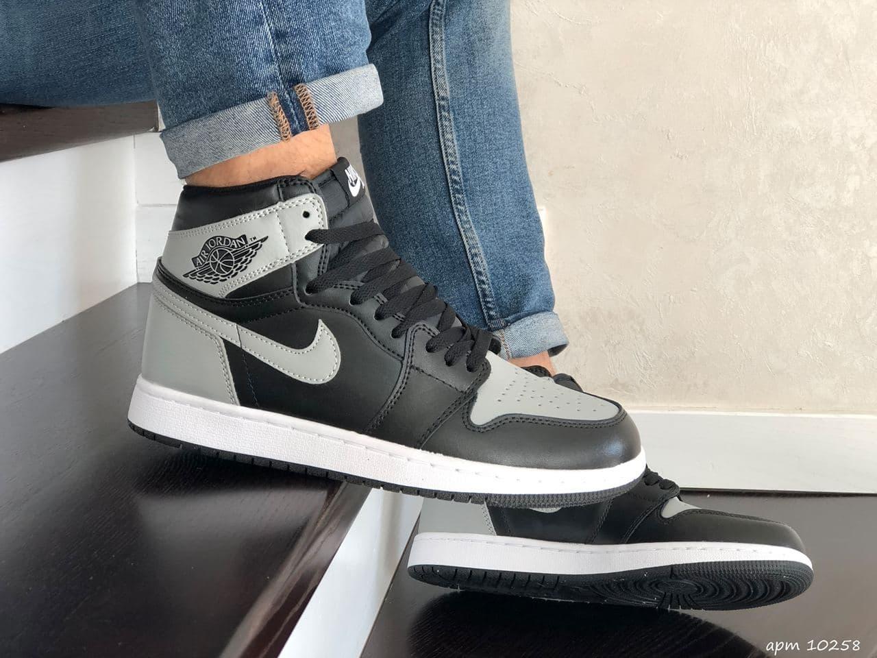 Мужские кроссовки Nike Air Jordan (черно-серые с белым). Баскетбольная кожаная обувь найк аир джордан 46
Мужские кроссовки Nike Air Jordan (черно-серые с белым). Баскетбольная кожаная обувь найк аир джордан 46