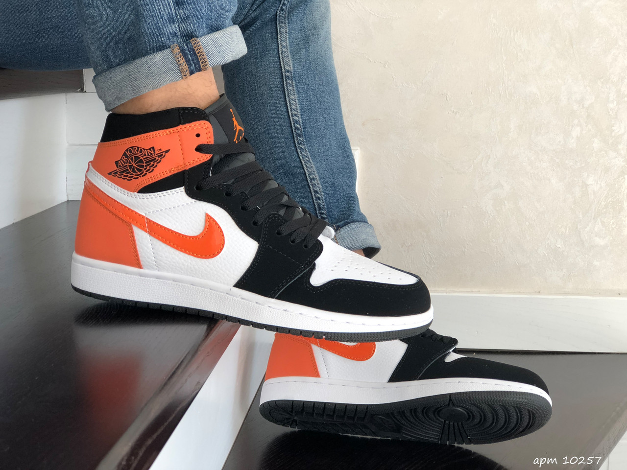 Кроссовки Nike Air Jordan мужские демисезон белые с оранжевым, Белый с оранжевым
Кроссовки Nike Air Jordan мужские демисезон белые с оранжевым, Белый с оранжевым