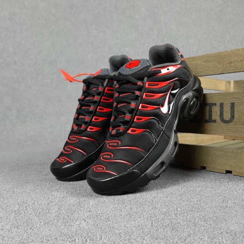 Кроссовки Nike Air Max TN Plus чёрные с красным сетчатые/сетка на весну найк беговые тренировочные, Черный
Кроссовки Nike Air Max TN Plus чёрные с красным сетчатые/сетка на весну найк беговые тренировочные, Черный
