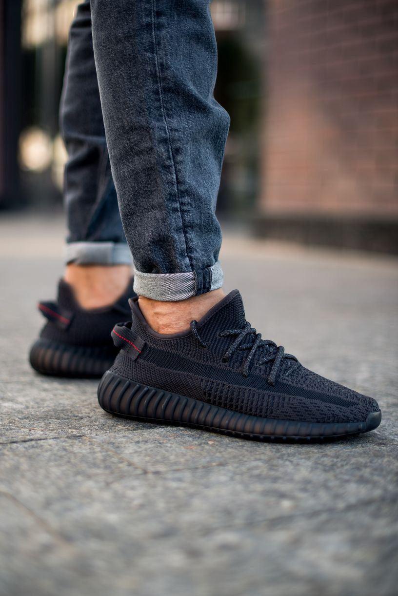 Мужские кроссовки Adidas Yeezy Boost 350 V2 Black / Адидас Изи Буст 350 в2 Черные, Черный
Мужские кроссовки Adidas Yeezy Boost 350 V2 Black / Адидас Изи Буст 350 в2 Черные, Черный
