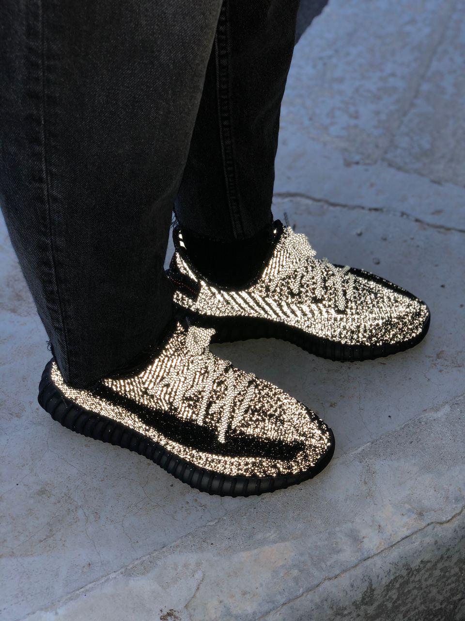 Мужские Кроссовки Adidas Yeezy Boost 350 V2 Black Reflective / Адидас Изи Буст 350 в2 черные рефлективные 41, Черный
Мужские Кроссовки Adidas Yeezy Boost 350 V2 Black Reflective / Адидас Изи Буст 350 в2 черные рефлективные 41, Черный